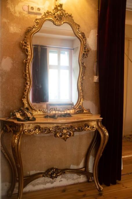 Schoeneberg Holiday Flat & Art Gallery Берлин Экстерьер фото